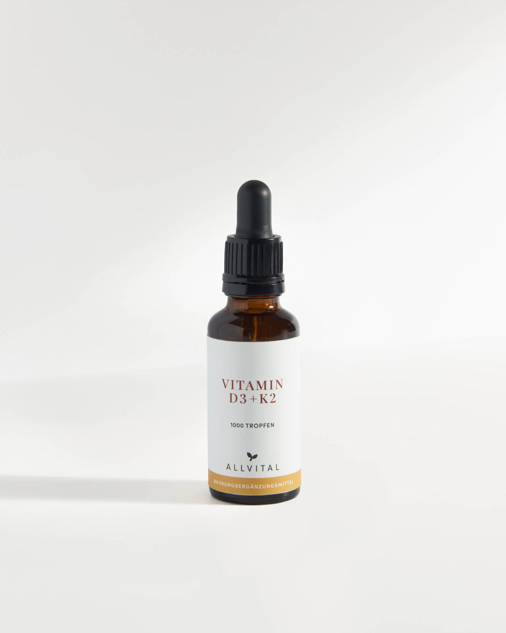 Allvital Vitamin D3 und K2 in öliger Tropfenform. Vitamin D und Vitamin K2 sind fettlösliche Vitamine. Für gesunde Knochen und Zähne, stärkt das Immunsystem.